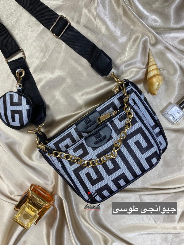 دوشی سه کیف مارک