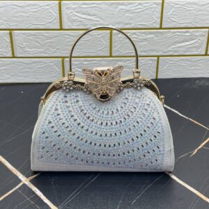 photo_۲۰۲۵-۰۹-۱۸_۰۱-۴۵-۴۶14 کیف زنانه مجلسی(های کپی) نگین کاری مدل دهنه پروانه ای مونا
