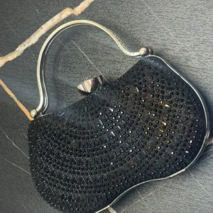 photo_۲۰۲۵-۰۹-۱۸_۰۱-۴۹-۰۷1 کیف زنانه مجلسی(های کپی)دهنه دار نقره ای وینا